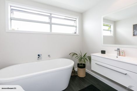 Photo of property in 9a Saint Hill Lane, Havelock North, 4130