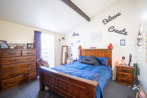 Photo of property in 2-4 Westmere Place, Takaro, Palmerston North, 4412