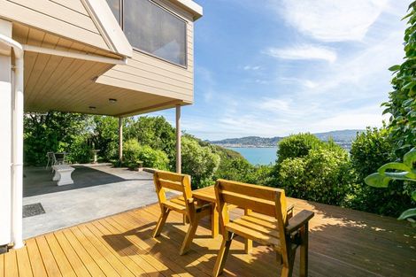 Photo of property in 3 Countess Close, Maupuia, Wellington, 6022