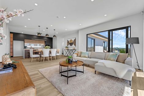 Photo of property in 27 Korowhiti Road, Clarks Beach, 2122