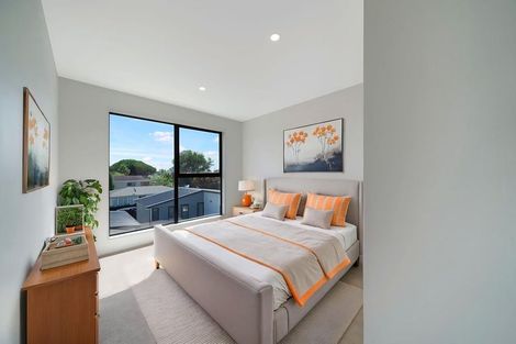 Photo of property in 1/107 Hobsonville Road, West Harbour, Auckland, 0618
