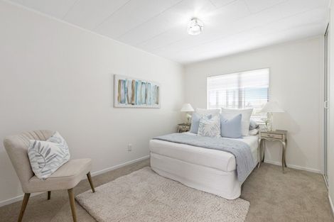 Photo of property in 1/41 Barbados Drive, Unsworth Heights, Auckland, 0632