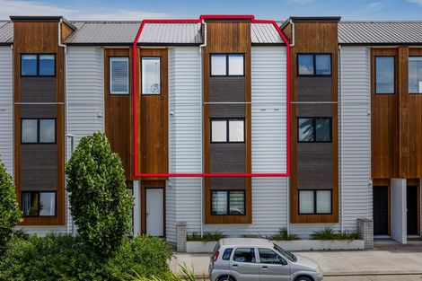 Photo of property in 3/2 Frances Bryers Road, Hobsonville, Auckland, 0616