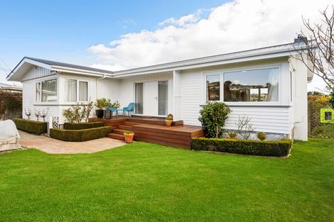 Photo of property in 11 Diane Grove, Paparangi, Wellington, 6037