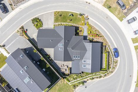 Photo of property in 16 Rotorua Grove, Aotea, Porirua, 5024