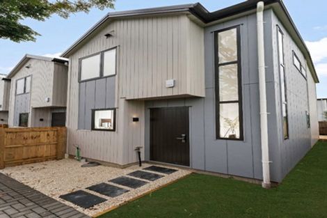 Photo of property in 2/30 Smythe Road, Henderson, Auckland, 0612