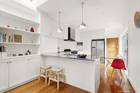 Photo of property in 13 Firth Terrace, Karori, Wellington, 6012