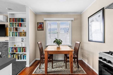 Photo of property in 73 Middle Road, Havelock North, 4130