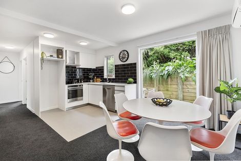Photo of property in 8/74 Derwent Street, Island Bay, Wellington, 6023