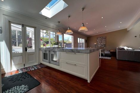 Photo of property in 8 Cheltenham Road, Devonport, Auckland, 0624