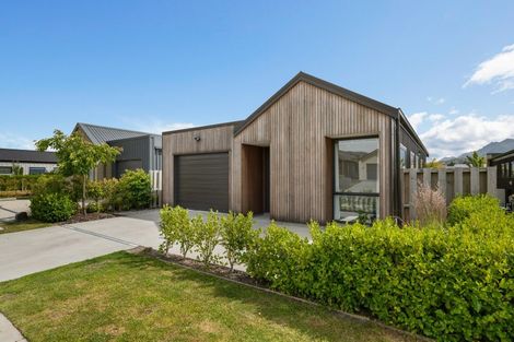 Photo of property in 34 Obelisk Street, Wanaka, 9305
