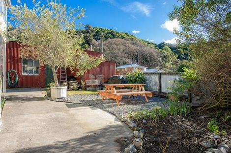 Photo of property in 6 Durham Street, Picton, 7220