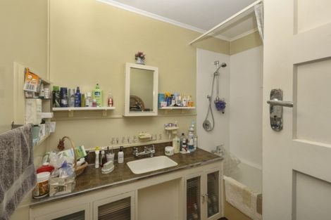 Photo of property in 6 Parris Street, Moturoa, New Plymouth, 4310