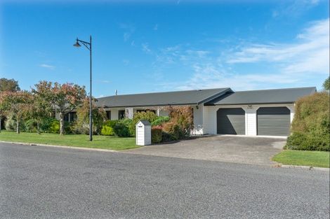Photo of property in 4 Carrington Drive, Carterton, 5713