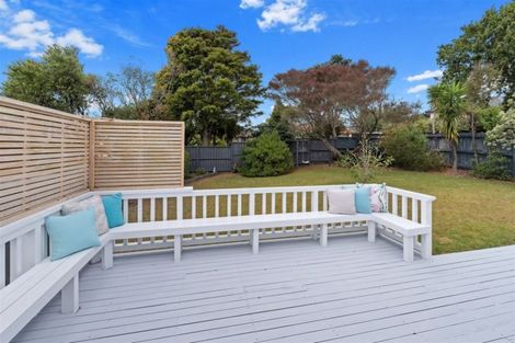 Photo of property in 2/227 Glenfield Road, Hillcrest, Auckland, 0627