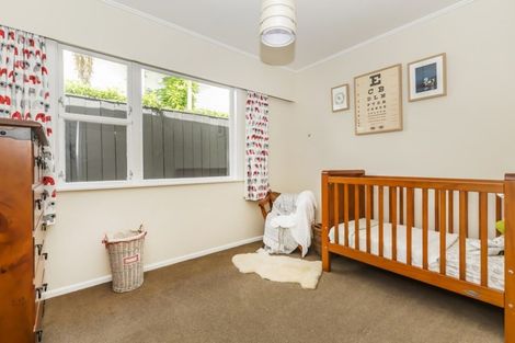 Photo of property in 20 Melbourne Road, Island Bay, Wellington, 6023