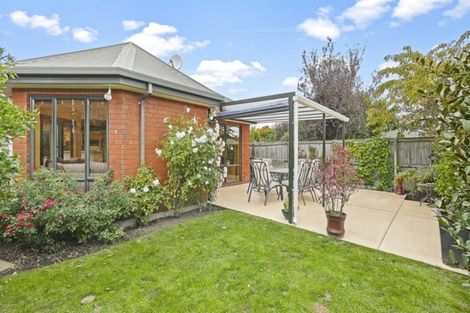 Photo of property in 2/113 Avonhead Road, Avonhead, Christchurch, 8042