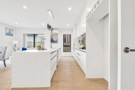 Photo of property in 6 Hinoki Way, Flat Bush, Auckland, 2019