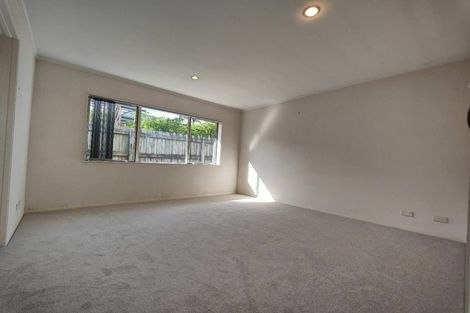 Photo of property in 12 Quartley Place, Huntington Park, Auckland, 2013