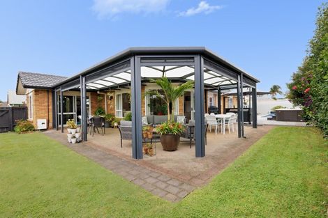 Photo of property in 90 Santa Monica Drive, Papamoa Beach, Papamoa, 3118