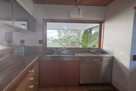 Photo of property in 102 Beachville Road, Redcliffs, Christchurch, 8081