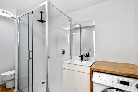 Photo of property in 4/32 Akaroa Drive, Maupuia, Wellington, 6022