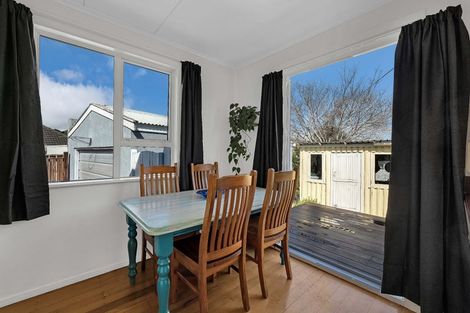 Photo of property in 10 Pembroke Street, Westown, New Plymouth, 4310