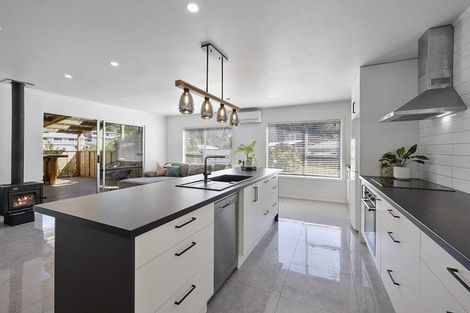 Photo of property in 1 Ross Place, Blagdon, New Plymouth, 4310