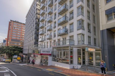 Photo of property in Terrace Heights Apartments, 2e/163 The Terrace, Wellington Central, Wellington, 6011