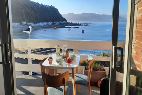 Photo of property in 280 The Esplanade, Island Bay, Wellington, 6023