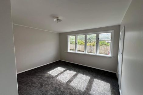 Photo of property in 12 Larsen Crescent, Tawa, Wellington, 5028