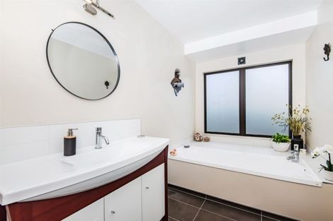 Photo of property in 21 Deanna Drive, West Harbour, Auckland, 0618