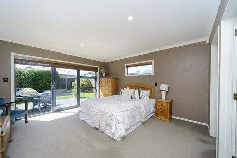 Photo of property in 6 Diamond Court, Ashhurst, 4810