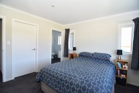 Photo of property in 8 Hartley Avenue, Carterton, 5713