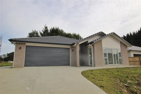 Photo of property in 6 Te Roera Place, Riverhead, 0820
