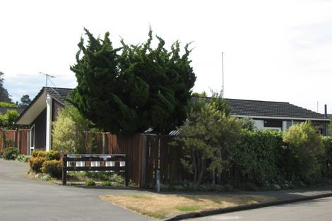 Photo of property in 22 Raekura Place, Redcliffs, Christchurch, 8081