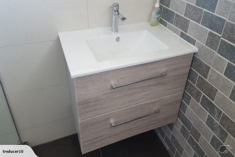 Photo of property in 2/1 Griffen Road, Mount Roskill, Auckland, 1041