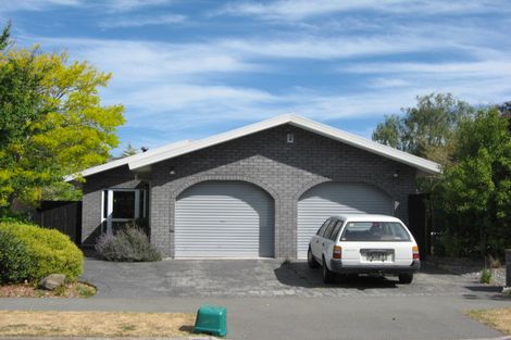 Photo of property in 142 Royal Park Drive, Parklands, Christchurch, 8083