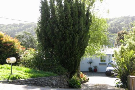 Photo of property in 90 Milton Terrace, Picton, 7220