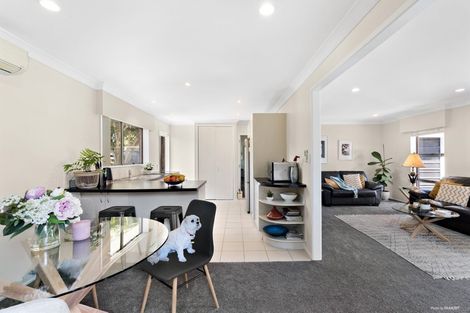 Photo of property in 2/22 Beaumaris Way, Conifer Grove, Takanini, 2112