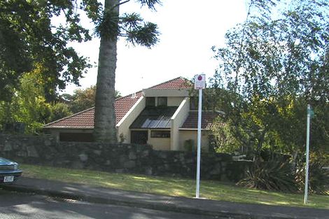 Photo of property in 62 Gladstone Road, Northcote, Auckland, 0627