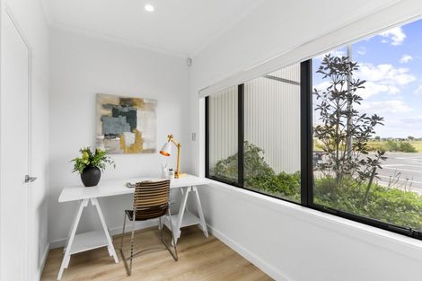 Photo of property in 9 Hudson Bay Road, Hobsonville, Auckland, 0616