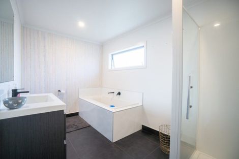 Photo of property in 6 Waimarama Court, Roslyn, Palmerston North, 4414