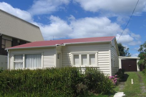 Photo of property in 23 Seaview Road, Waihi Beach, 3611