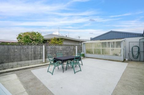 Photo of property in 21 Irvine Street, Wallacetown, 9816