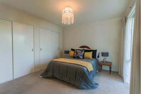 Photo of property in 19 The Brae, Mount Pleasant, Christchurch, 8081