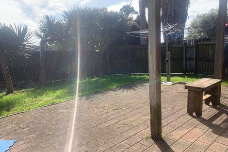 Photo of property in 1/38 Nor Drive East, Northcross, Auckland, 0632