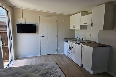 Photo of property in 17b Arkles, Arkles Bay, Whangaparaoa, 0932