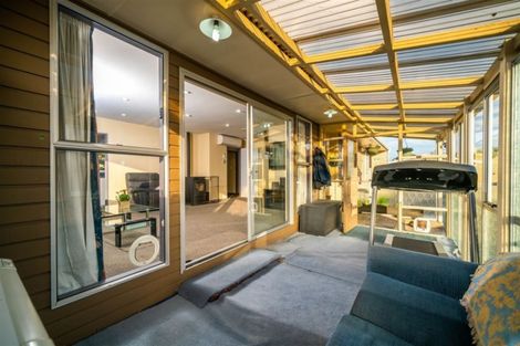 Photo of property in 58 Denise Crescent, Hornby, Christchurch, 8042