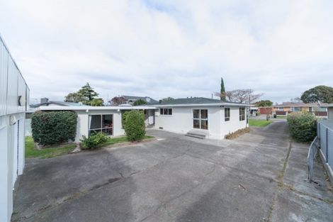 Photo of property in 4 Sutherland Crescent, Westbrook, Palmerston North, 4412